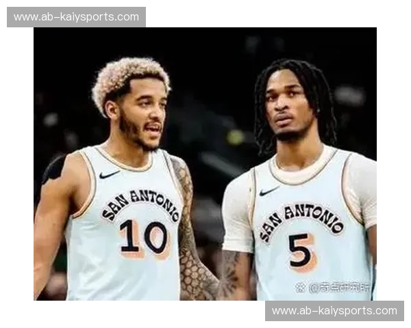 所谓“降维打击”：当快船的极致老辣，撞上马刺的未来奇点